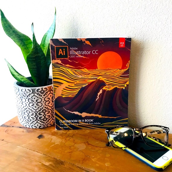 Adobe Illustrator CC Classroom in a book 2017 - Picture 1 of 5